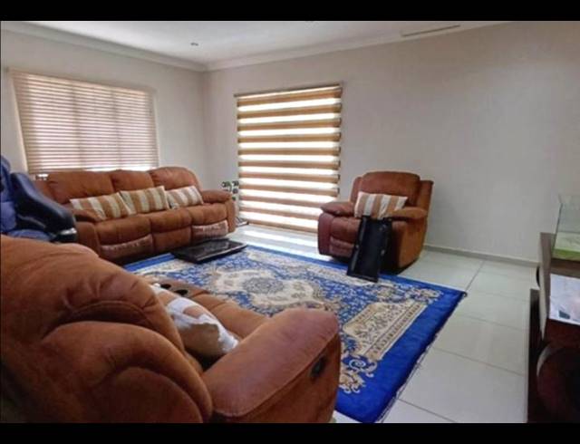 4 BEDROOM HOUSE FOR SALE IN VELD EN VLEI
